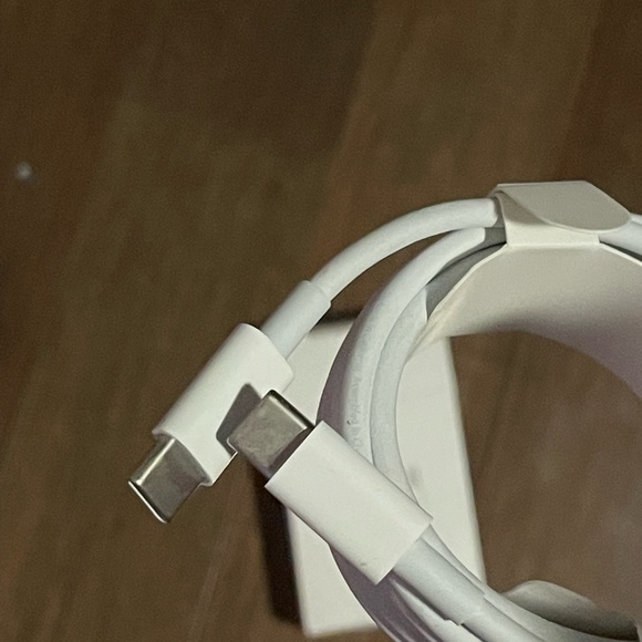 Apple USB-C to Lightning Cable (2 m) - Picture 4 of 4